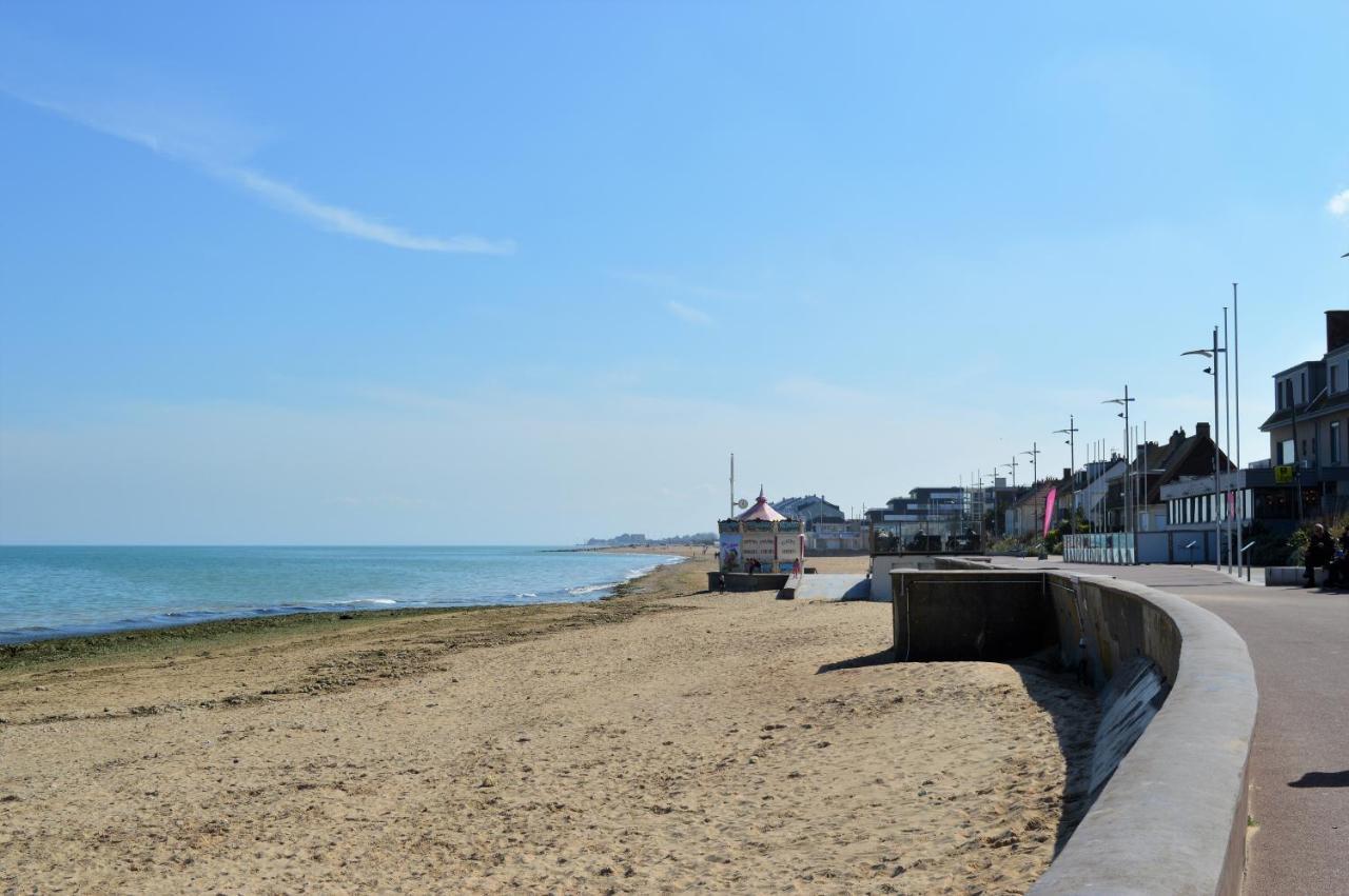 Appartement Moderne Avec Terrasse A 500M De La Mer Courseulles-sur-Mer Luaran gambar